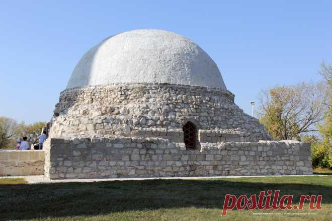 Болгарское городище. Северный мавзолей. Памятник архитектуры 13 века.