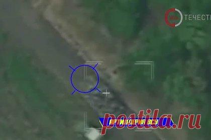 Российские артиллеристы уничтожили украинский ЗРК «Оса». Российские артиллеристы в зоне специальной военной операции (СВО) уничтожили автоматизированный войсковой зенитный ракетный комплекс «Оса» Вооруженных сил Украины. Удар по машине был нанесен артиллеристами 2-го Армейского корпуса 8-й Армии на северском направлении в Артемовском районе ДНР.