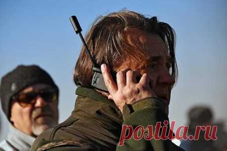 Эрнст оценил работу вернувшегося из космоса киноэкипажа. Генеральный директор Первого канала Константин Эрнст оценил работу вернувшегося из космоса киноэкипажа, в который вошли космонавт Олег Новицкий, актриса Юлия Пересильд и режиссер Клим Шипенко. По словам медиаменджера, они перевыполнил план по съемкам художественного фильма «Вызов».