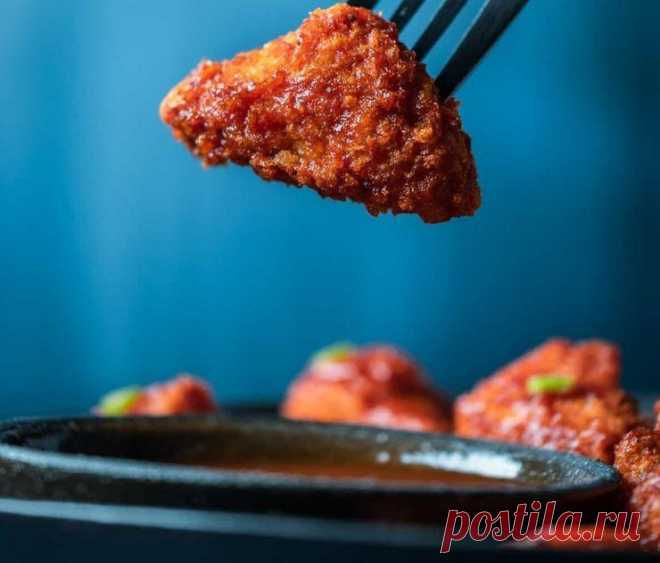Запеченные тофу в духовке, как барбекю. Как запечь, чтобы не расплавились Хрустящие тофу, запеченные в духовке, вызывают серьезное привыкание! Это очень простой рецепт, запеченные тофу можно подавать в качестве закуски или гарнира и даже сделать идеальным основным блюдом.