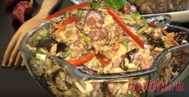 Салат из отварной говядины и фасоли: украсит любой стол! Салат из отварной говядины и фасоли можно сразу подавать на стол, но когда он немного постоит, становится еще ароматнее и вкуснее. Не бойтесь экспериментов на кухне: ведь в таком случае у вас будут свои, неповторимые блюда.