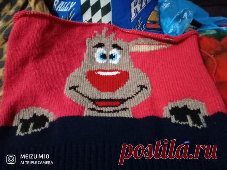 Свитер с оленем