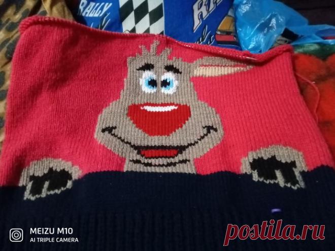 Свитер с оленем