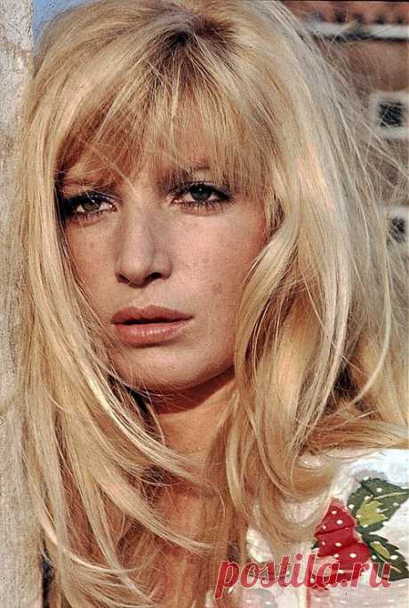 Моника Витти