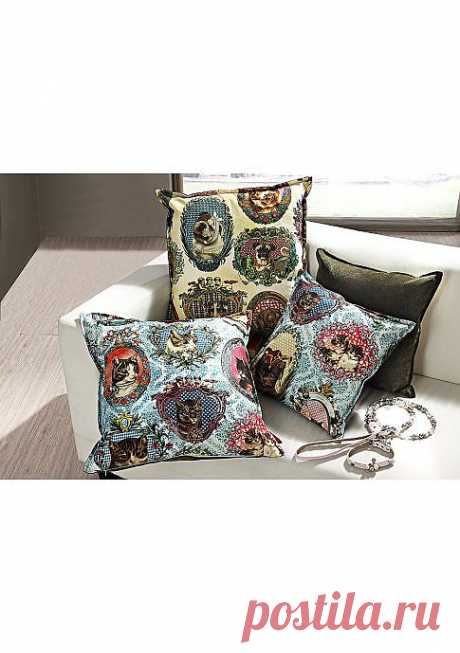 Яркий принт с собачками на диванных подушках