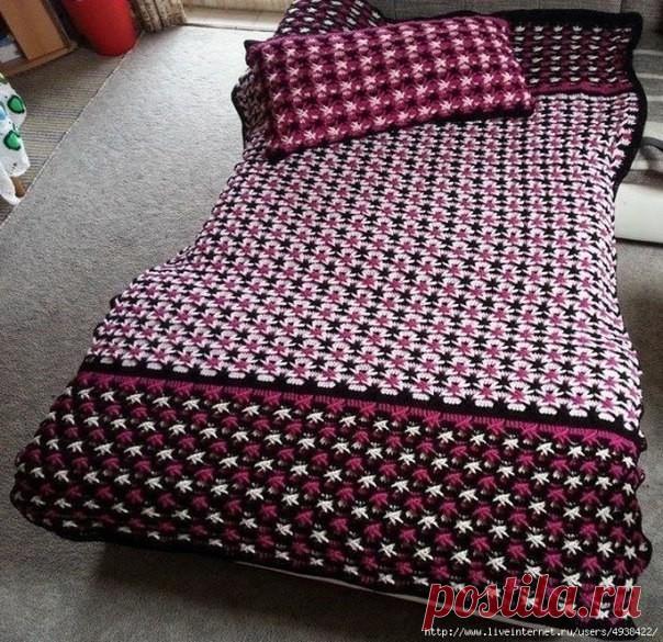 ПЛЕД И ПОДУШКА УЗОРОМ 