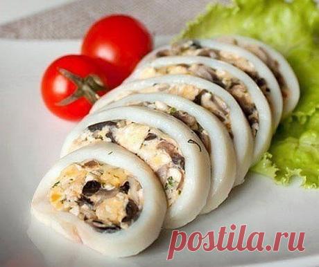 Фаршированные кальмары - красивая и вкусная закуска! Ингредиенты: