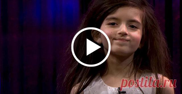 Бриллиант норвежской эстрады. 7-летняя девочка с волшебно красивым голосом 
Angelina Jordan шокирует своим выступлением любого слушателя! Каждое выступление девочка проводит босой. В качестве причины она приводит реальную историю из жизни. Однажды путешествуя в Азии, Анджели…