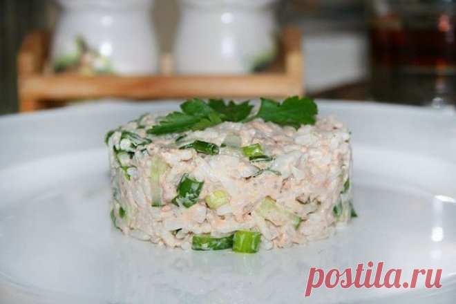 Салат «Рыбный» с сухарями, рецепт — Вкусо.ру