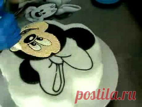 making of minnie  cake