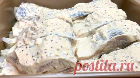Как запечь рыбу в духовке вкусно. Быстрый рецепт от Время поесть. Сибас 2 шт.Лук репчатый 1 шт. Сметана 2 ст.л.Дижонская горчица 1 ст.лСоевый соус 2 ст. лПрипева для рыбы лимон и чёрный перецЗапекать в духовке 45 минут при температуре 200С