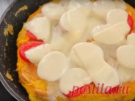 К вам внезапно нагрянули гости и вы не знаете, чем их угостить. Да и в холодильнике не густо? Тогда наш рецепт точно вам пригодится. Ведь таким блюдом можно накормить большую компанию без особого ущерба для семейного бюджета. Все продукты можно брать в произвольном порядке Необходимые продукты хлеб...