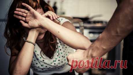 Россиянин месяцами истязал беременную подругу. В Добрянке 22-летнего местного жителя подозревают в истязании беременной женщины. Об этом сообщается на сайте Следственного управления СКР по Пермскому краю. Следователи установили, что мужчина применял физическое насилие к потерпевшей с ...