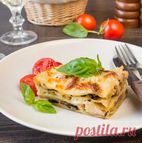 Лазанья с курицей и шампиньонами.