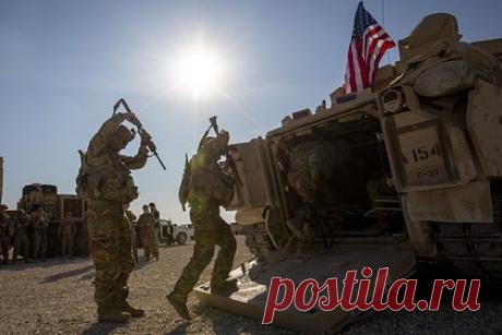 Иракские группировки заявили об обстреле баз США в Сирии. Иракские группировки заявили об обстреле четырех баз США в провинциях Эль-Хасеке и Дейр-эз-Зор, которые находятся на северо-востоке Сирии. Об этом сообщает РИА Новости. «Бойцы сил исламского сопротивления в Ираке выпустили ракетную очередь по базе оккупантов в Эш-Шаддади», — говорится в сообщении группировок.