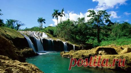 Водопад&quot; лагуна&quot; около Тайланда