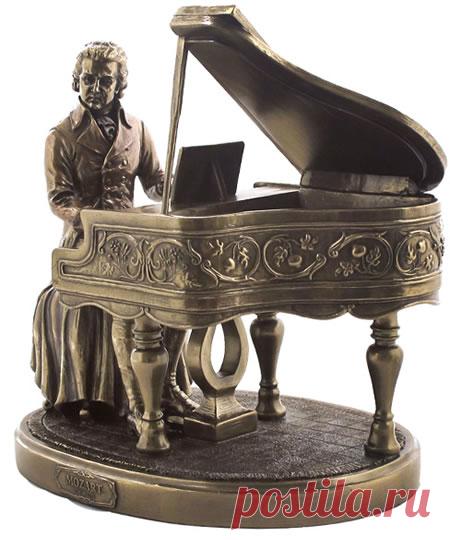 Моцарт - Скрипка и рояль:Вольфганг Амадей Моцарт - Чистая симфония - Ближе к мечте (скрипка и рояль). Удивительная музыка. Кроме как гением, Моцарта, никак язык не повернется назвать. Слушая это произведение, сразу чувствуешь, какие из твоих жизненных ценностей верны, а какие стоит выкинуть на помойку...