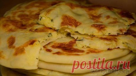 Как же они хороши! Лепешки с картошкой из сырного теста (на сухой сковороде)