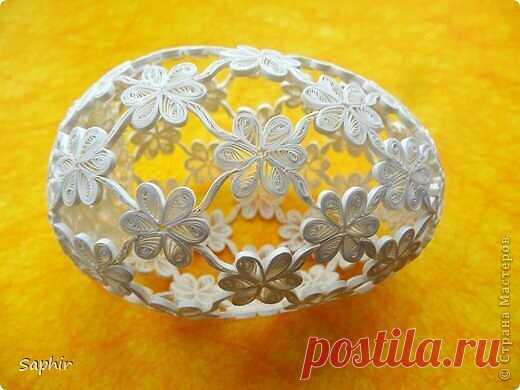 Ажурное яичко в технике квиллинг.