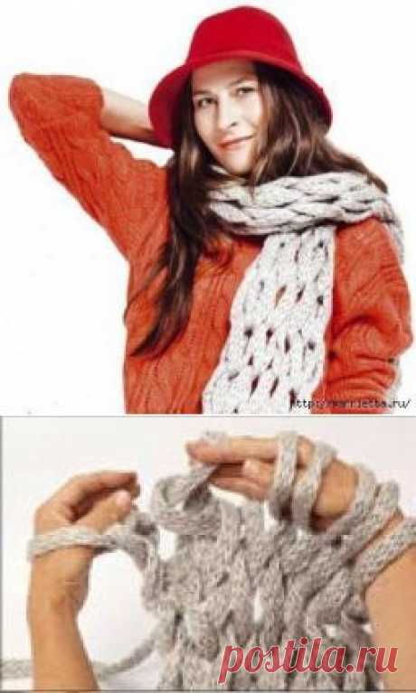 Оригинальный способ вязки шарфа на руке при помощи пальцев