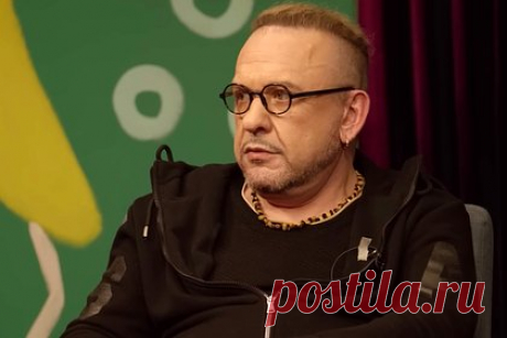 Звезда «Кривого зеркала» словами «год ада» высказался об отказе от алкоголя. Артист эстрады, звезда юмористических программ «Кривое зеркало» и «Смехопанорама» Александр Морозов описал личный опыт отказа от алкоголя словами «год ада». Морозов перестал употреблять спиртное после того, как был госпитализирован из-за язвы желудка. По словам артиста, тогда он находился на грани жизни и смерти.