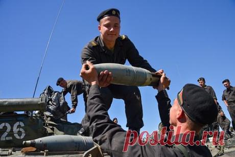 В Белоруссии стартовали военные учения. В Белоруссии стартовали командно-штабные учения Вооруженных сил республики, они пройдут в Брестской, Витебской и Минской областях. Отмечается, что в ходе учений военнослужащие отработают вопросы ведения боевых действий по освобождению территории, временно захваченной противником.