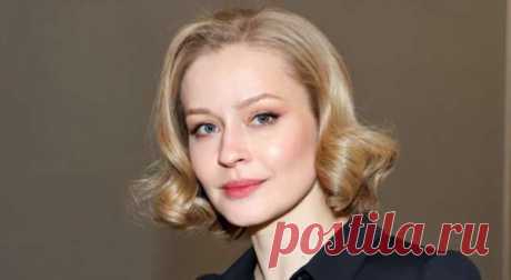 «Три грации»: Юлия Пересильд показала нежное фото с дочерьми от Алексея Учителя . Милая Я