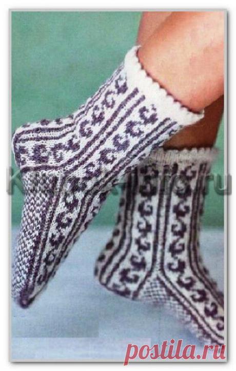Вязание спицами. Носки с двухцветным жаккардовым узором, на чулочных спицах. Размер 38