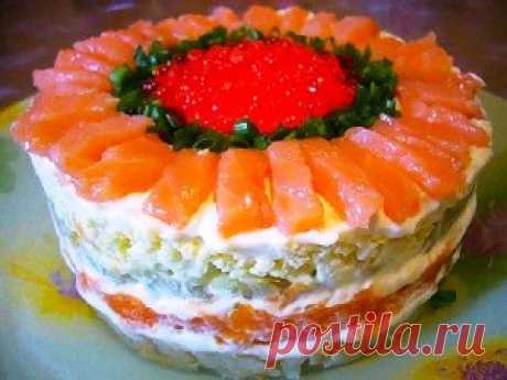 Салат с семгой и красной икрой