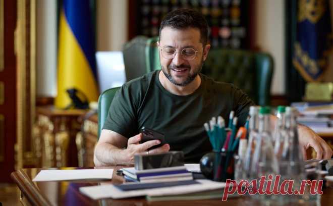 Зеленский поговорил с президентами Азербайджана и Казахстана. 10 августа Владимир Зеленский поговорил с лидерами Казахстана и Азербайджана и обсудил с ними проблемы достижения мира на Украине. Он также поздравил Ильхама Алиева с достижением договоренностей с Арменией