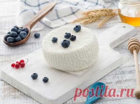 Что приготовить из творога: 4 простых и вкусных рецепта - Будет вкусно - 17 октября - 43808351873 - Медиаплатформа МирТесен Предлагаем рецепты простых и полезных блюд, которые понравятся всей семье. Блюда из творога — отличное решение для завтрака, полдника, обеда и даже ужина. Вместе с экспертами VALIO отобрали лучшие из них и составили подробные инструкции по их приготовлению. Равиоли с творогом Ингредиенты Для теста: - 17 октября - 43808351873 - Медиаплатформа МирТесен