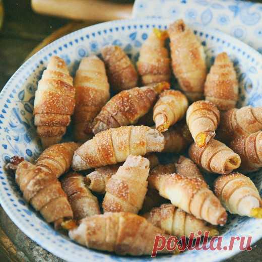 Рогалики на сметанном тесте с лимонной начинкой