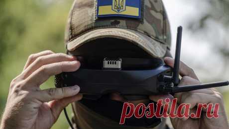 В Ростовской области после падения БПЛА загорелась трава. В Ростовской области около 2:00 был сбит беспилотник, написал губернатор Василий Голубев в своем Telegram-канале. По словам чиновника, это произошло в Миллеровском районе. Обломки дрона упали в поле, из-за чего загорелась сухая ...
