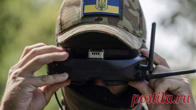 В Ростовской области после падения БПЛА загорелась трава. В Ростовской области около 2:00 был сбит беспилотник, написал губернатор Василий Голубев в своем Telegram-канале. По словам чиновника, это произошло в Миллеровском районе. Обломки дрона упали в поле, из-за чего загорелась сухая ...