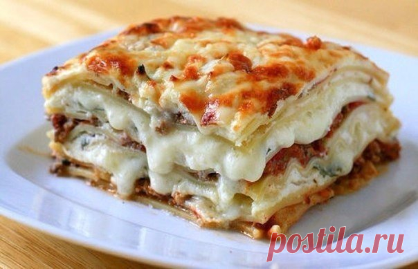 Лазанья с соусом 