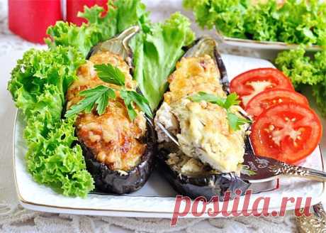 Фаршированные баклажаны.

Фаршированные баклажаны - сытная и вкусная закуска, которая очень эффектно смотрится на столе. Удобно, что начинка может быть самая разнообразная!

Ингредиенты:
Баклажаны 6 шт.
Творог 250 г
Куриное филе 1 шт.
Зелень 1 пуч.
Чеснок 1 гол.
Сыр пармезан 70 г
Яйцо куриное 1 шт.
Соль, смесь перцев по вкусу

Начинка может быть разной, значит, и набор продуктов будет варьироваться. В этот раз готовим баклажаны с курочкой и творогом. Сыр пармезан Вы можете...