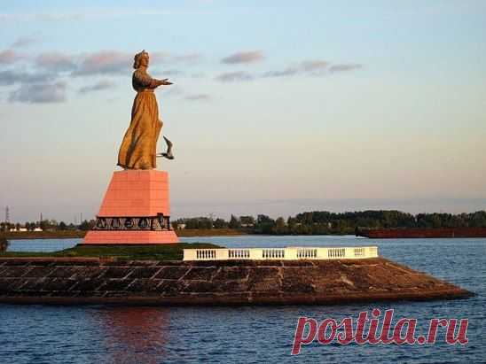 Мой Рыбинск, монумент "Мать-Волга" на Рыбинском водохранилище.