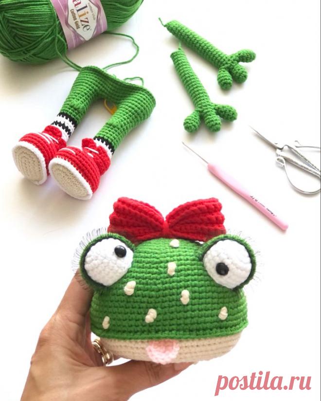 Вязаная крючком лягушка