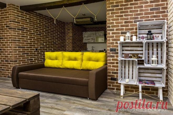 Создать интерьер в стиле лофт и сэкономить на ремонте Купив однокомнатную квартиру-студию в новостройке, минчанин по имени Андрей не устоял перед соблазном создать интерьер в модном ныне стиле лофт. Кризис внес в его планы свои коррективы: пришлось отказ...