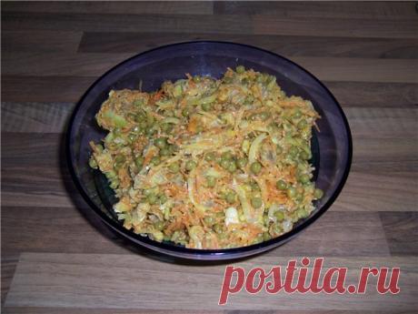 Салат «Наслаждение» с мясом и маринованным луком : Салаты