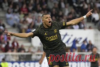 Стали известны подробности возможного перехода Мбаппе в «Реал». Стали известны подробности возможного перехода форварда «Пари Сен-Жермен» Килиана Мбаппе в «Реал». По информации издания Marca, 24-летний футболист сможет перейти в испанскую команду только в качестве свободного агента, так как мадридский клуб не желает платить ПСЖ за трансфер.