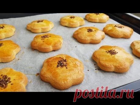 Печенье "Тающие "
Рецепт:
3 шт яйцо ,
1 ст сахара (180 гр),
100 гр слв масло ,
1 п ванилин (1 гр),
380 - 400 гр муки,
1 ч ложка разрыхлителя ,
Выпекать 180 ГРАДУСОВ 25-30 мин