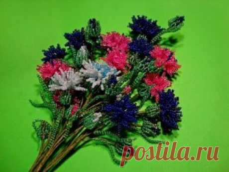 Васильки из бисера. Часть 6/7. // Полевые цветы из бисера. // Flowers of cornflower from beads.