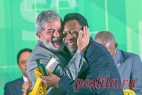 Президент Бразилии вспомнил о напоминающей шоу игре Пеле. Президент Бразилии Луис Лула да Силва отреагировал на смерть Пеле. Он рассказал, что в отличие от молодых бразильцев ему посчастливилось вживую наблюдать шоу, которое Пеле устраивал на футбольном поле. «Когда он касался мяча, он всегда делал что-то особенное, что много раз заканчивалось голом», — вспомнил политик.