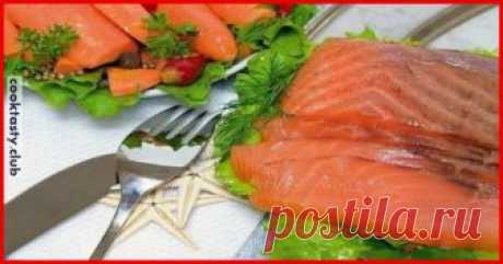 Засолка красной рыбы в морозилке Приготовить тузлук (на 1-1.5 кг рыбы): на 1 литр воды 5 столовых ложек соли и 5 столовых ложек сахара. Соль и сахар берем без горки,но и не снимая излишки ножом. Можно соль-сахар растворять в холодной воде, а можно вскипятить раствор и полностью остудить. Залить тузлуком, прикрыть тарелкой. Поставить минимум на сутки в морозилку. Обратите внимание, …