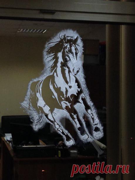 Лошадь на оконном стекле | СДЕЛАЙ САМ!