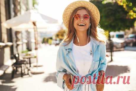 Универсальные летние брюки на замену джинсам.

Изображение от   Freepik