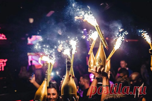 Купить салют и фейерверки в СПб | Нева-Салют