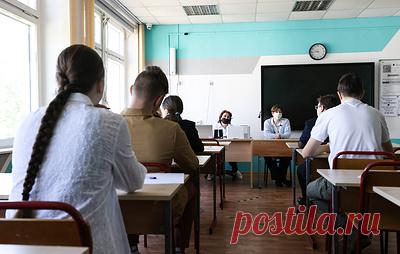 Выпускникам приграничных регионов РФ могут дать возможность получить аттестат без ЕГЭ. Речь идет о Курской, Брянской и Белгородской областях