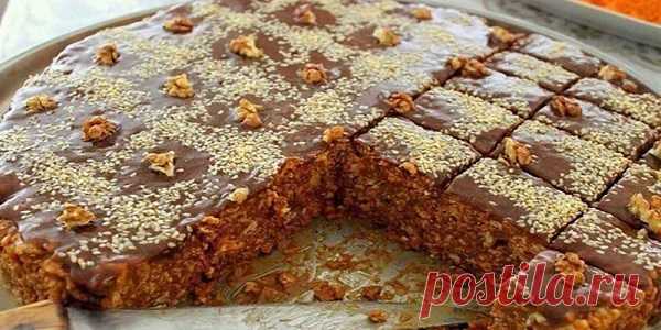 Быстрый и вкусный торт «Муравейник» для находчивых хозяек Справится даже начинающий кондитер! Попробуйте приготовить, понравится! Ингредиенты: Для теста: ● 200 г сливочного масла ● 1 стакан сахара ● 2 яйца ● 2,5 ст. л. сметаны ● 1,5 ч. л. разрыхлителя ● мука (просеять с разрыхлителем) – около 3 стаканов ● грецкие орехи – 1 стакан Для крема: ● 1 банка вареной сгущенки ● сливочное масло – 200 г Приготовление: 1. Орехи слегка обжарить, измельчить скалкой или в блендере.
2. Масло взбить с сахаром.…